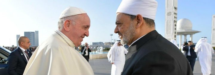 Ochocientos a&ntilde;os despu&eacute;s, el nuevo abrazo entre Francisco y el Gran Im&aacute;n