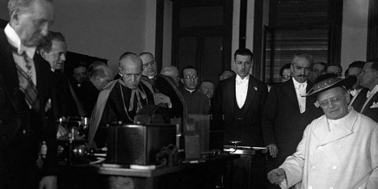 12 de febrero de 1931, el d&iacute;a en que el Papa sali&oacute; en la Radio