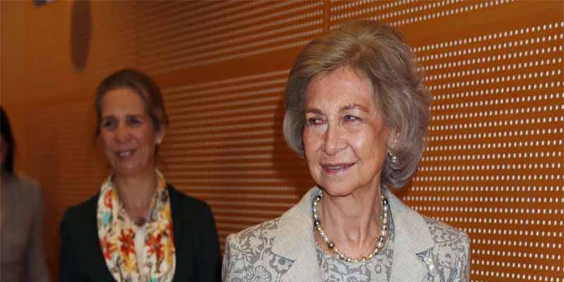 Lucha contra el Alzheimer: La Reina Sof&iacute;a reaparece en un acto p&uacute;blico y lo hace al lado de la Infanta Elena