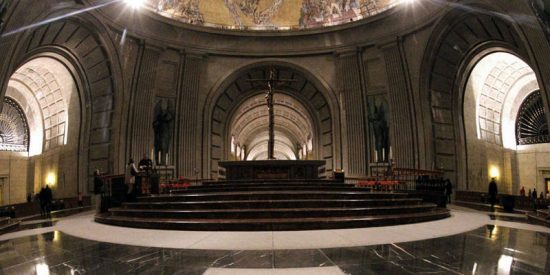 Forenses judiciales rechazan participar en la exhumaci&oacute;n de Franco