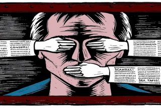 Un Pedro S&aacute;nchez, ciego, sordo y mudo, se lleva la bronca de la prensa internacional