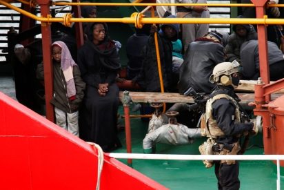 El ej&eacute;rcito de Malta toma por la fuerza el control de un buque petrolero secuestrado por migrantes