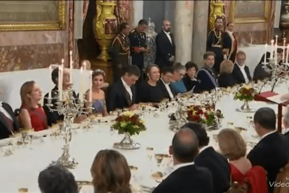 El v&iacute;deo de 9 segundos del nuevo rid&iacute;culo 'cantinflesco' que hizo S&aacute;nchez ante Felipe VI
