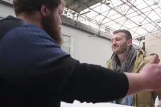 Bofetadas de campeonato en el primer concurso de tortazos del mundo