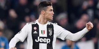 Ovaci&oacute;n a Cristiano Ronaldo en un restaurante de Tur&iacute;n por su triplete con la Juventus