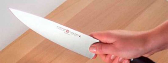 Espa&ntilde;a: apu&ntilde;ala de muerte a su marido tras intentar &eacute;ste pegarle