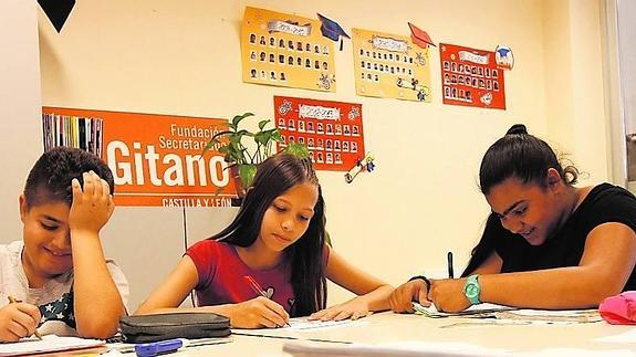 Juan de Dios Ram&iacute;rez-Heredia: "Es la hora de la mujer gitana"