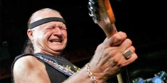 Muere a los 81 años el guitarrista Dick Dale, rey de la música surf