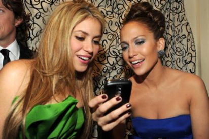 Foto in&eacute;dita: As&iacute; se ve&iacute;an Shakira y Jennifer L&oacute;pez antes de operar su nariz