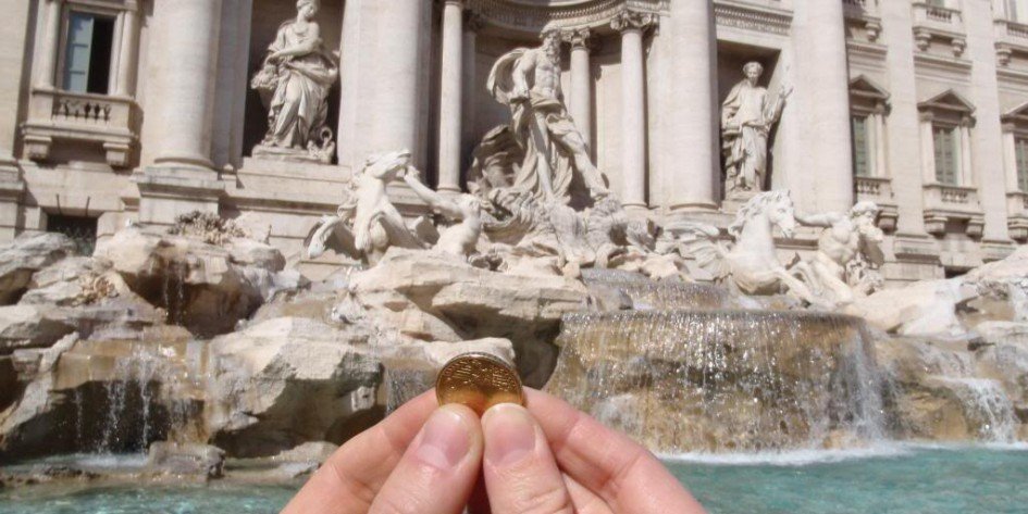 El Ayuntamiento de Roma se la envaina y cede en su disputa con la Iglesia cat&oacute;lica por las monedas de la Fontana de Trevi