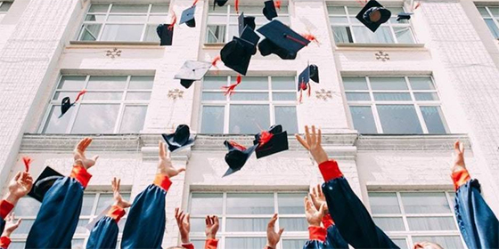 Tenemos el OUTFIT perfecto para tu fiesta de GRADUACI&Oacute;N