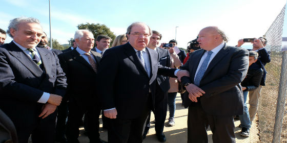 Herrera visita el proyecto "Forestalia" y lo pone como ejemplo de alternativa para la miner&iacute;a