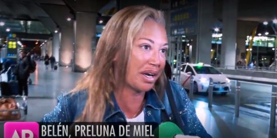 Bel&eacute;n Esteban vuelve "muy quemada" de las vacaciones con su novio Miguel