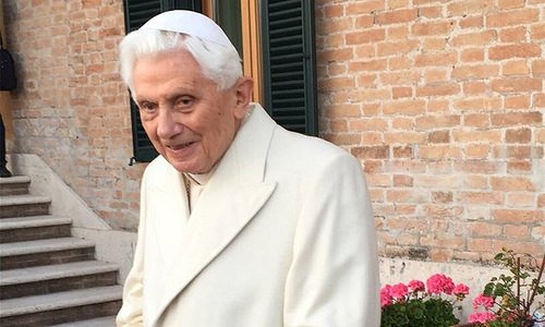 Benedicto XVI cumple 92 años en el monasterio Mater Ecclesiae