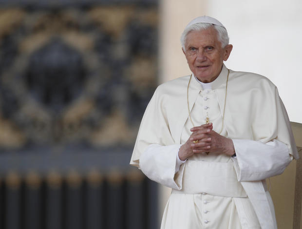 Cardenal Robert Sarah: "Debemos agradecer al Papa Em&eacute;rito Benedicto XVI por tener el coraje de hablar"
