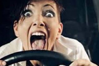 Examen de conducir: a partir de hoy podr&aacute;s usar la c&aacute;mara de visi&oacute;n trasera y el coche nunca se te calar&aacute; en una rampa