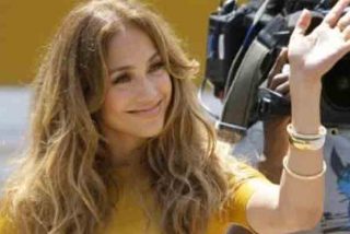 La veterana Jennifer L&oacute;pez se pone un bikini de hilo a lo Kim Kardashian y Emily Ratajkowski y enloquece EEUU