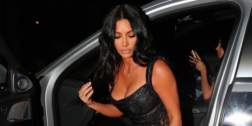 El hilo rojo con el que Kim Kardashian revienta Instagram en su 40 cumpleaños