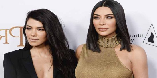 Kourtney con un vestido con transparencias que deja claro porqu&eacute; es la cobra menos de las Kardashian