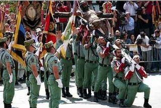 El Cristo de Mena y la Legi&oacute;n hacen vibrar a Espa&ntilde;a entera y Podemos se lleva otro repaso