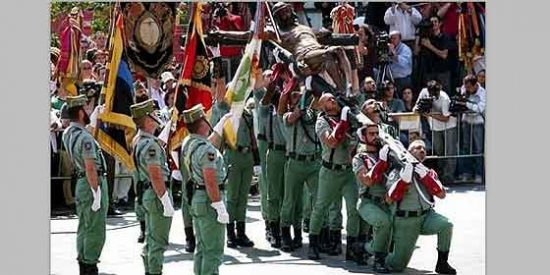 El Cristo de Mena y la Legi&oacute;n hacen vibrar a Espa&ntilde;a entera y Podemos se lleva otro repaso