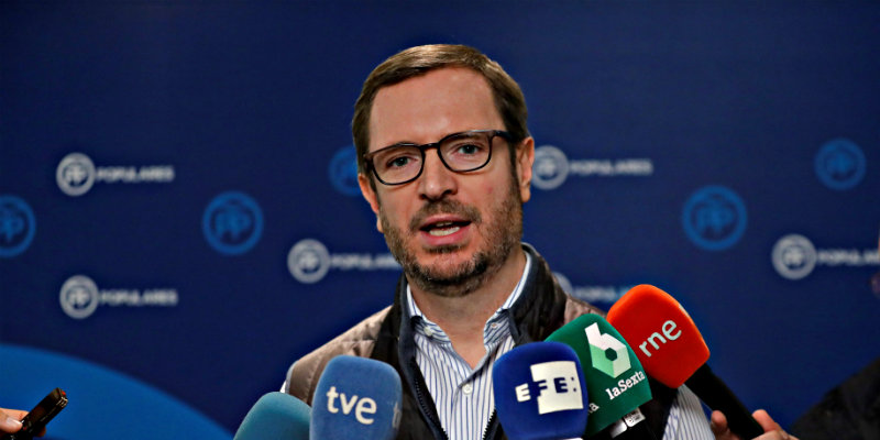 A 'PPerro' flaco, todo son pulgas: el director de campa&ntilde;a de Pablo Casado se queda sin esca&ntilde;o