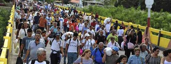 Venezolanos desesperados utilizan bandas criminales para huir del dictador Nicol&aacute;s Maduro