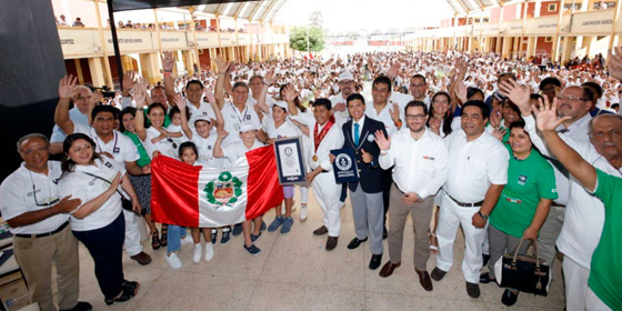Per&uacute;: Ica celebr&oacute; la degustaci&oacute;n de pisco m&aacute;s grande del mundo