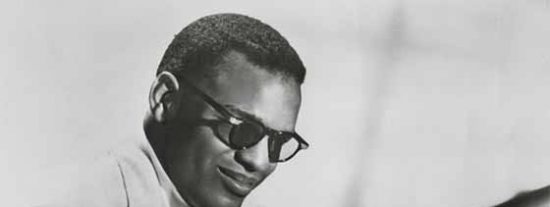 La conmovedora vida de Ray Charles: de una ni&ntilde;ez desgraciada a la fortuna y el reconocimiento mundial