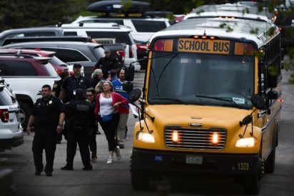 Los aterradores whatsapps de un ni&ntilde;o a su madre durante el tiroteo de Denver