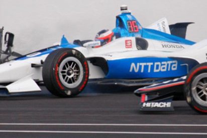 Piloto sueco empotra su monoplaza contra un muro en una carrera libre de IndyCar