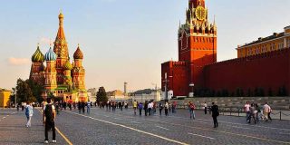 El ondulante pavimento de Moscú (III)