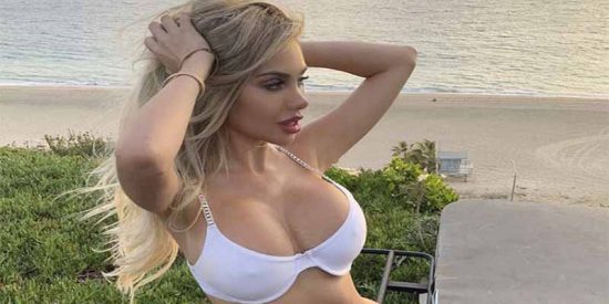 Alexa Dellanos rompe las barreras del descaro con este micro bikini