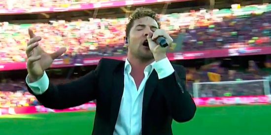 David Bisbal recibe una monumental pitada durante su actuación en la Final de la Copa del Rey