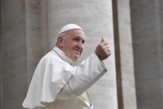 El Papa evita pronunciarse sobre la ordenación de hombres casados