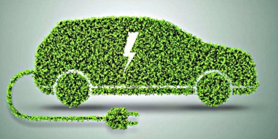 Muere electrocutado un policía intentando reparar su coche eléctrico