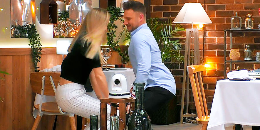 Hipnotiza a su cita en 'First Dates' con los sensuales movimietos de su trasero haciendo twerking