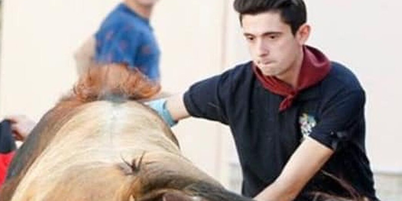 Luto en el mundo del Toro: Muere Fran, el recortador de 19 a&ntilde;os empitonado por 'Juanito'