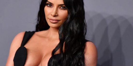 Kim Kardashian presume de su prominente y monumental trasero