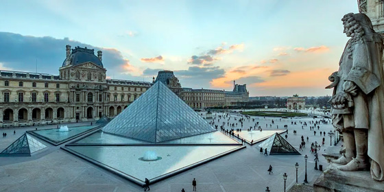 La Gendarmería francesa captura a dos de los ladrones del Museo del Louvre: uno intentaba escapar a Argelia