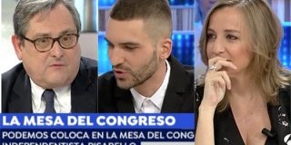 En Griso TV nos quieren colar que Pisarello en la mesa del Congreso no es un grosero 'indepe' que quitaba banderas de España