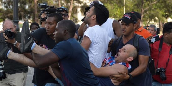 EEUU denuncia la represi&oacute;n a la marcha contra la homofobia en Cuba