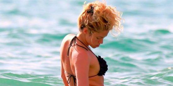 Shakira en bikini y sin photoshop; una gran desilusi&oacute;n