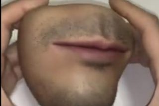 Así es el monedero con forma de boca humana que espanta a la Red