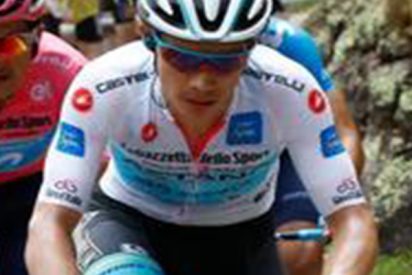 Giro de Italia: Miguel Angel 'Superl&oacute;pez' sopapea al aficionado patoso que provoc&oacute; su ca&iacute;da