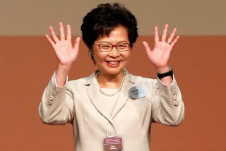 La l&iacute;der de Hong Kong da por 'muerta' de ley de extradici&oacute;n, abrumada por las protestas masivas