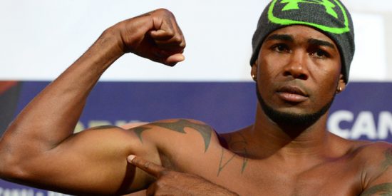 El apodado 'Doctor del KO' se lleva el título de la FIB tras noquear a su rival, dejándolo inconsciente más de un minuto