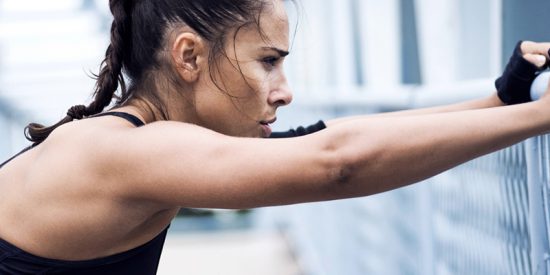 Los hábitos que debes copiar de los millonarios para una vida mejor: Madrugar, hacer deporte y leer