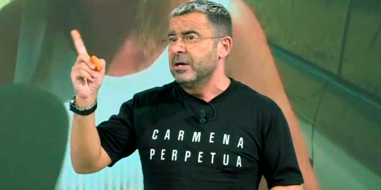 Jorge Javier V&aacute;zquez enfurece a los espectadores de 'S&aacute;lvame' con su camiseta panfletaria de Carmena