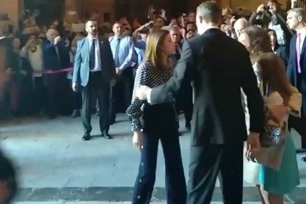 Brutal: v&iacute;deo de la pelea entre Do&ntilde;a Letizia y Do&ntilde;a Sof&iacute;a y los gritos del Rey Juan Carlos